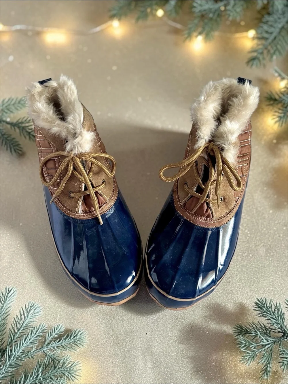Khombu Women’s Size 8 Navy & Tan Winter Boots Faux Fur Trim